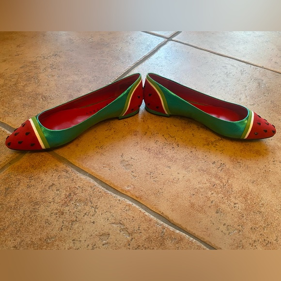 Katy Perry Watermelon Flat - Picture 2 of 4